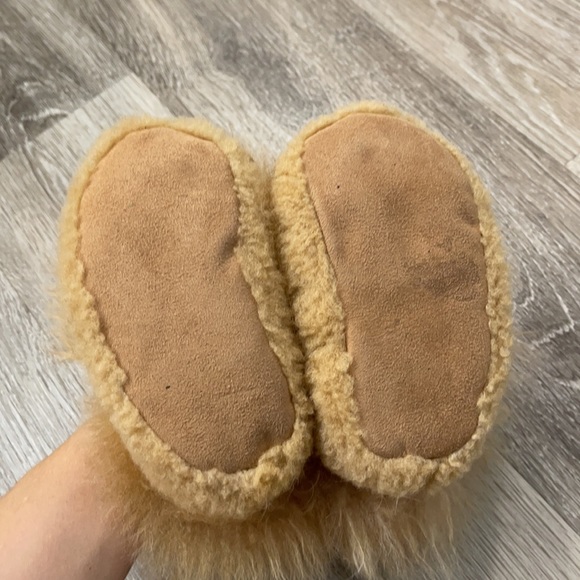 Restoration hardware premium alpaca and shearling kids slippers sz 12-18 months - Picture 6 of 6